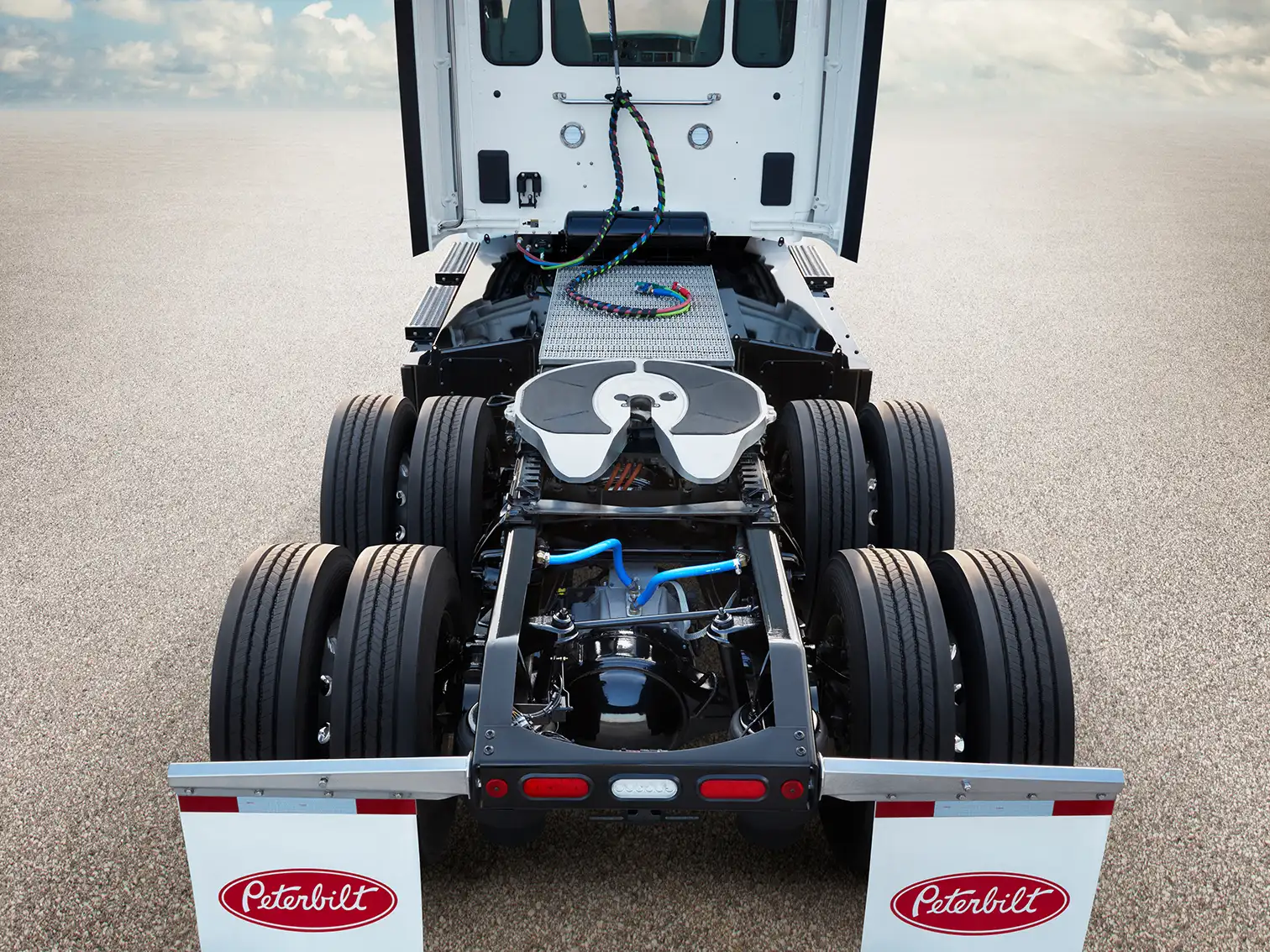 Showcase of the alternative fuel system on a Peterbilt truck